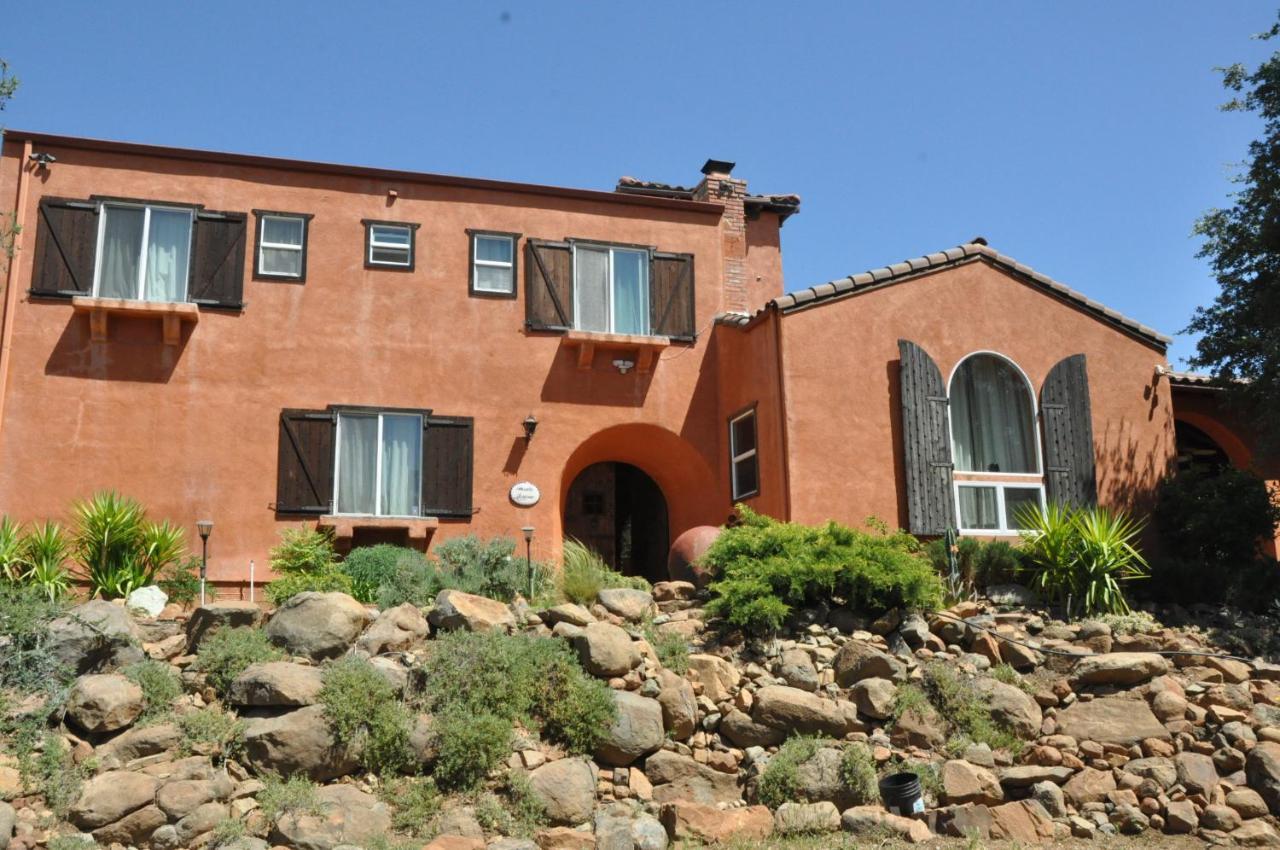 Posada Mariana Bed And Breakfast Catheys Valley エクステリア 写真