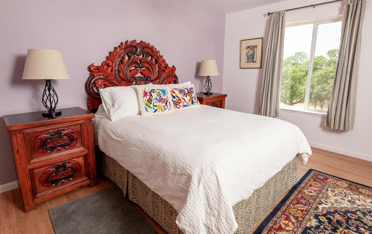 Posada Mariana Bed And Breakfast Catheys Valley エクステリア 写真