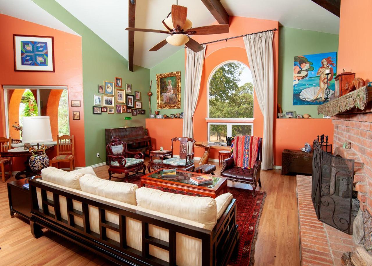 Posada Mariana Bed And Breakfast Catheys Valley エクステリア 写真