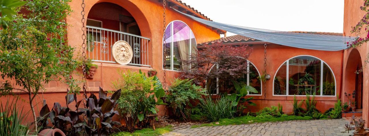 Posada Mariana Bed And Breakfast Catheys Valley エクステリア 写真