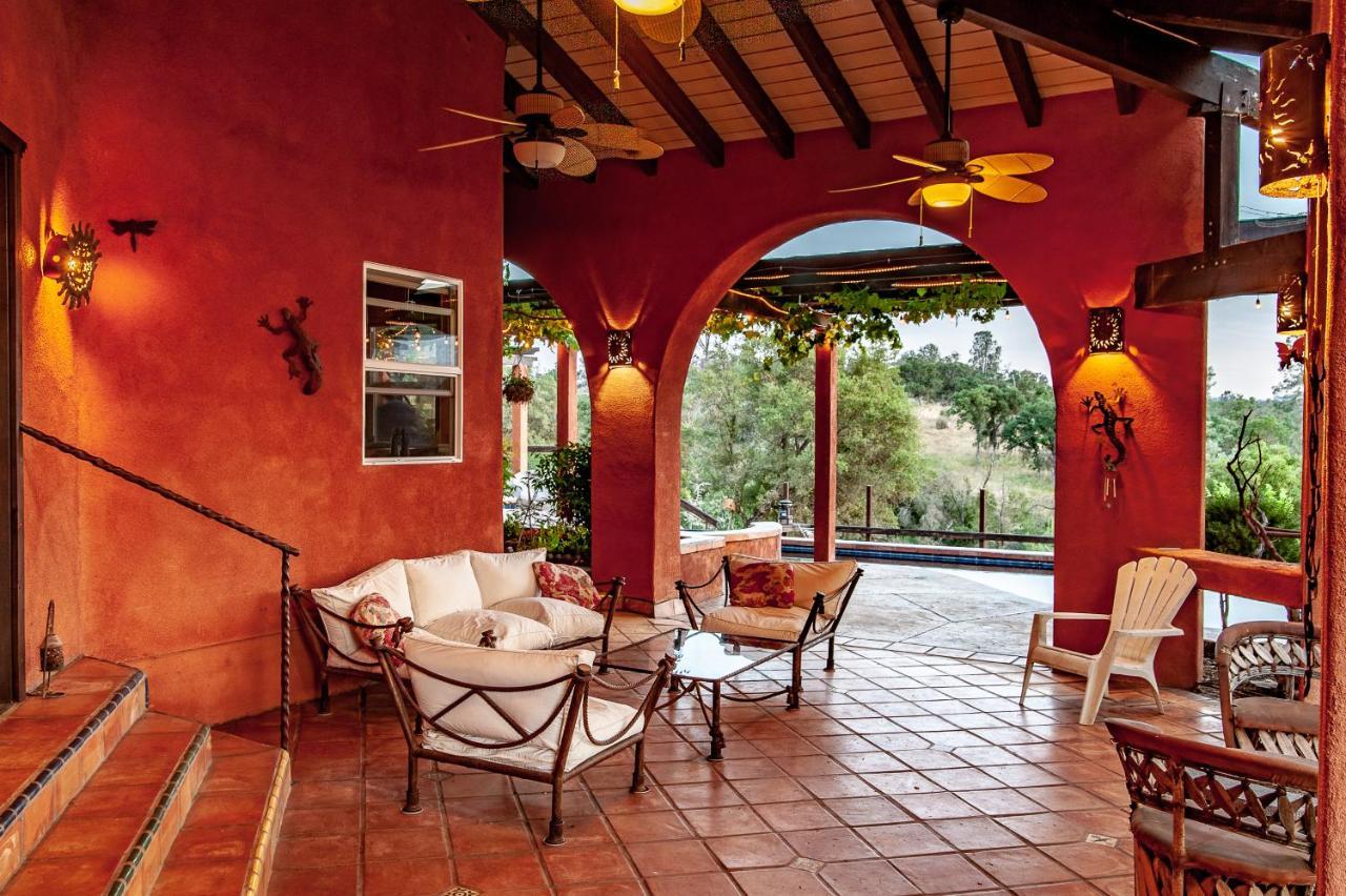 Posada Mariana Bed And Breakfast Catheys Valley エクステリア 写真