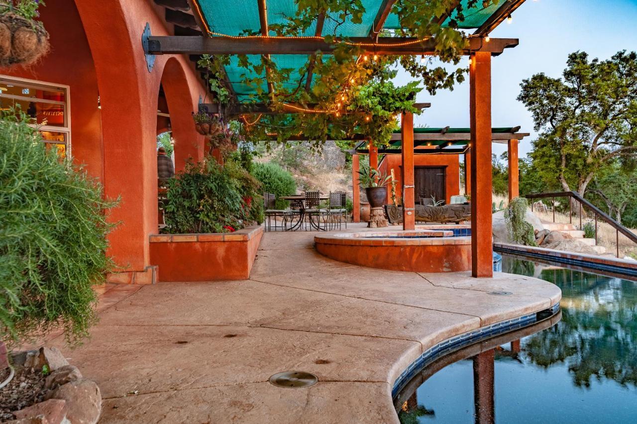 Posada Mariana Bed And Breakfast Catheys Valley エクステリア 写真