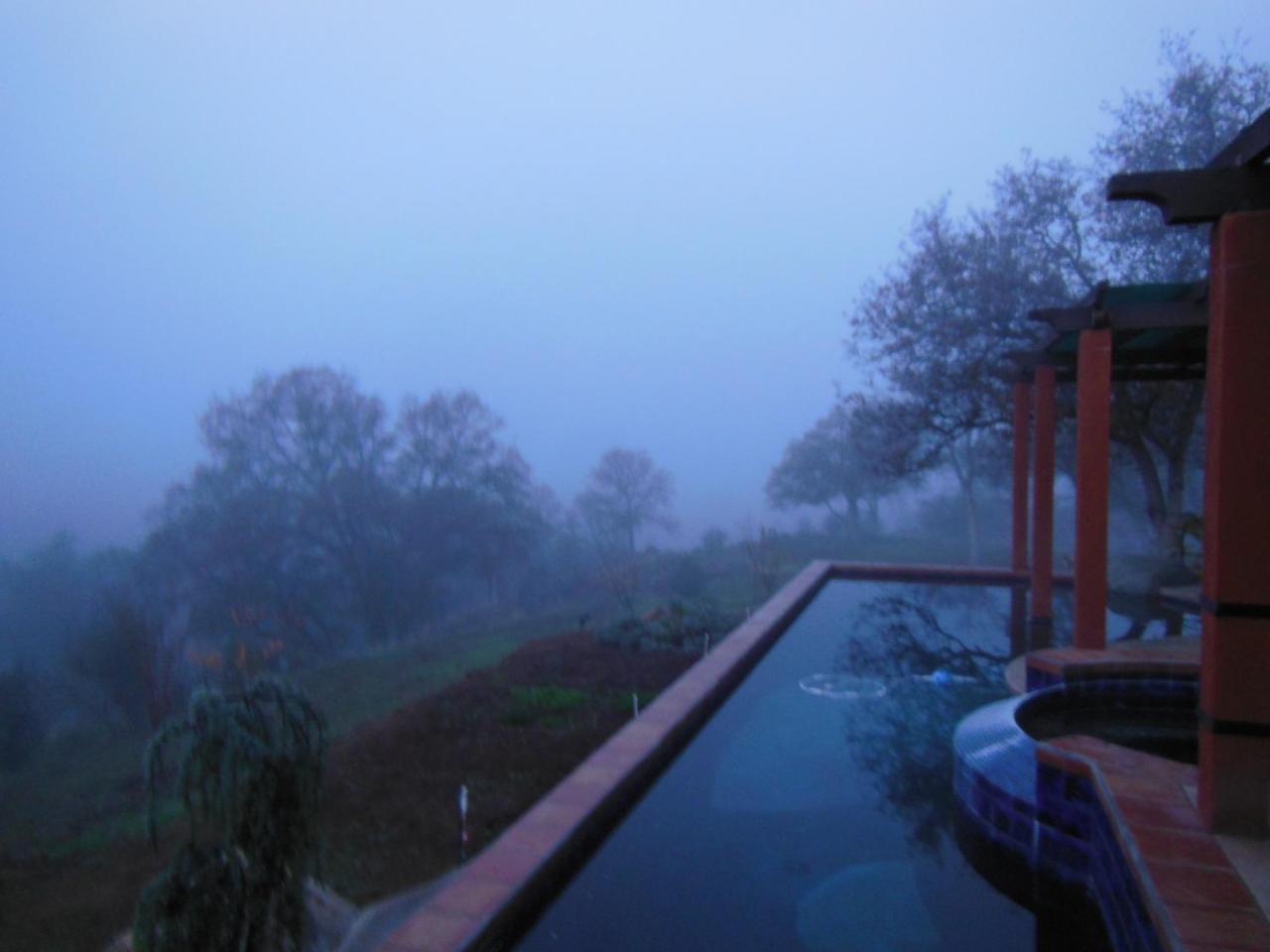 Posada Mariana Bed And Breakfast Catheys Valley エクステリア 写真
